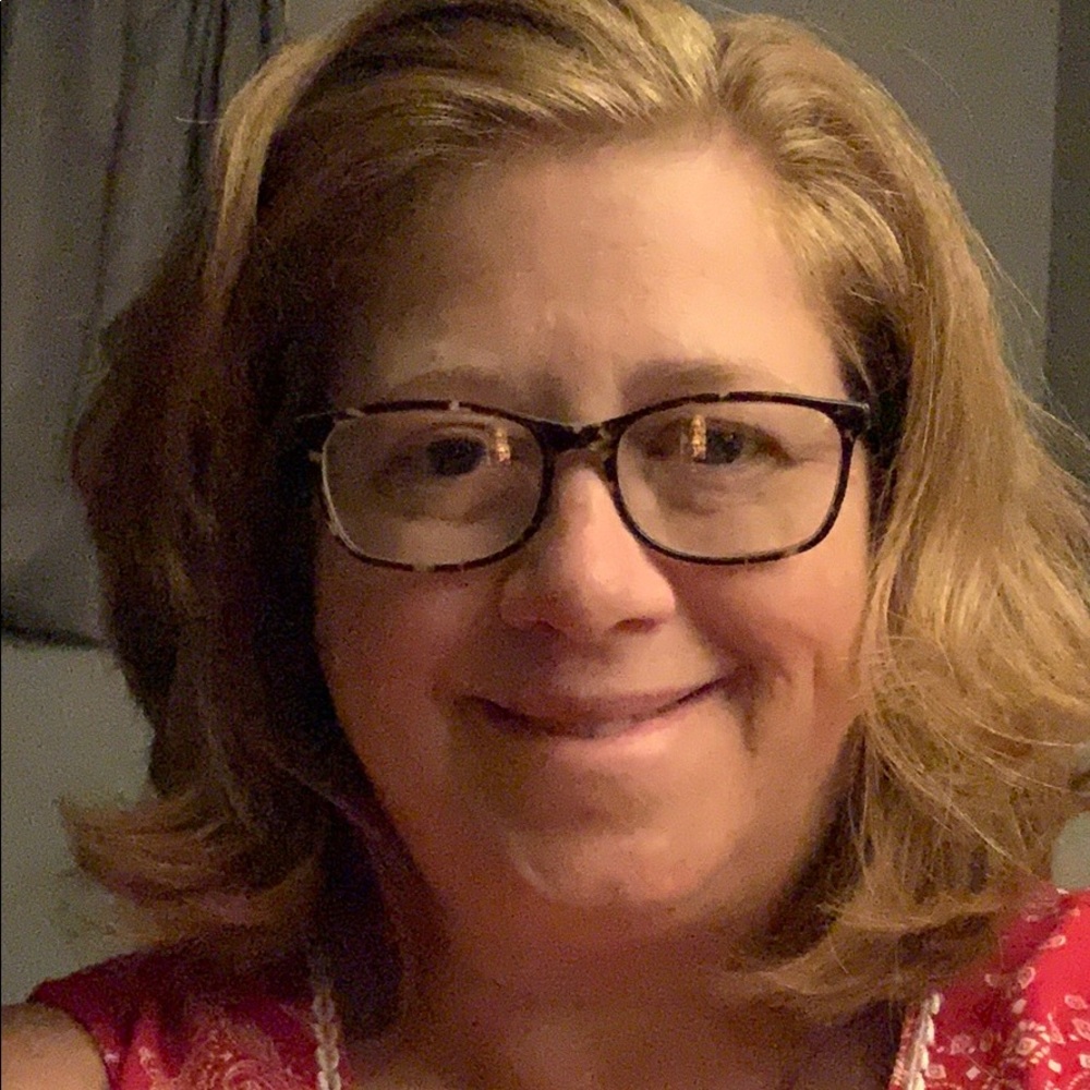 Meet your Posher, Jennifer